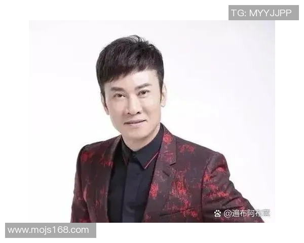 足球明星李伟峰的传奇人生与职业生涯背后的故事与成就分析