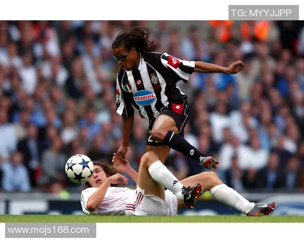 各大足球明星独特发型大赏展现个性与风格的精彩瞬间